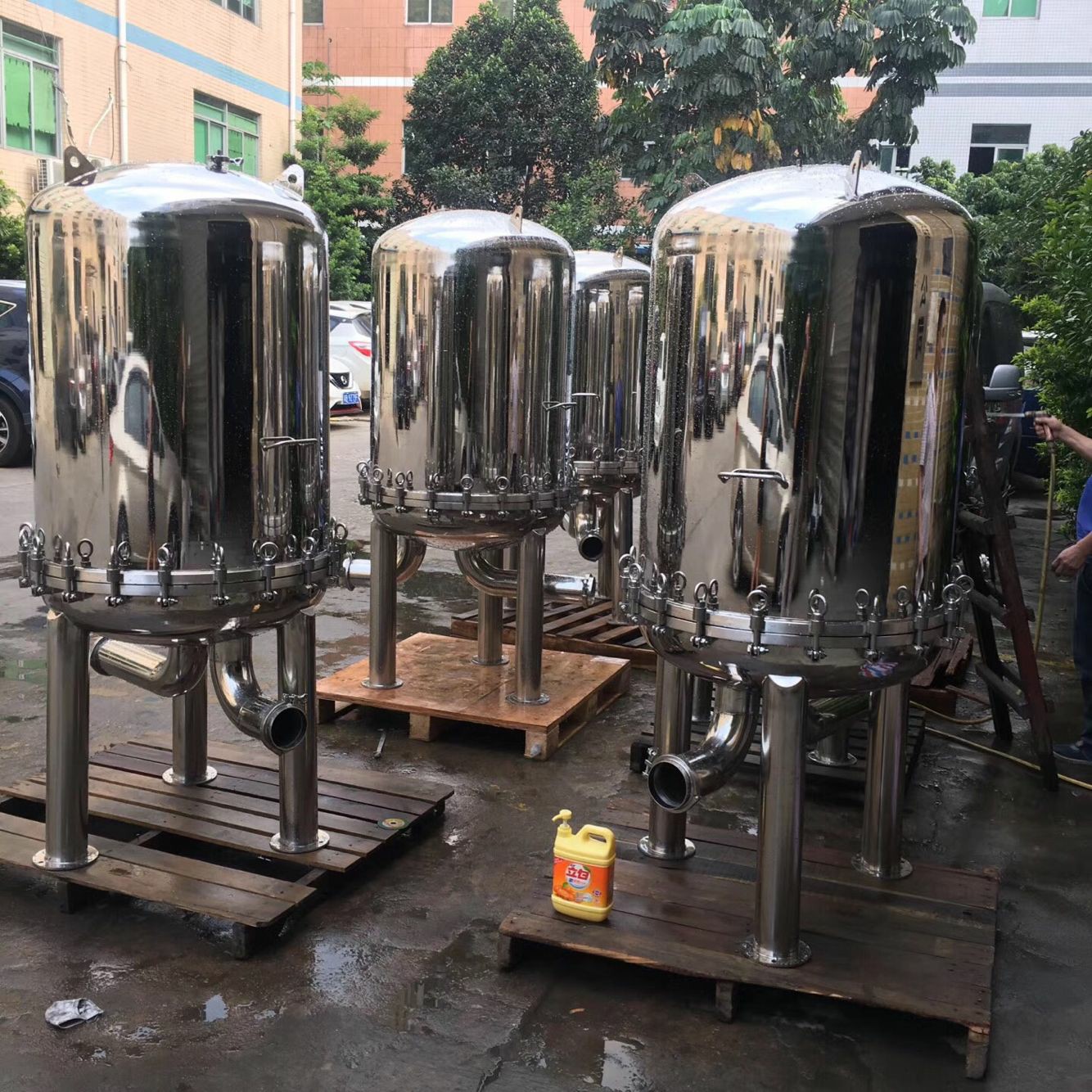 不銹鋼精密過濾器的濾芯數(shù)量有多少？